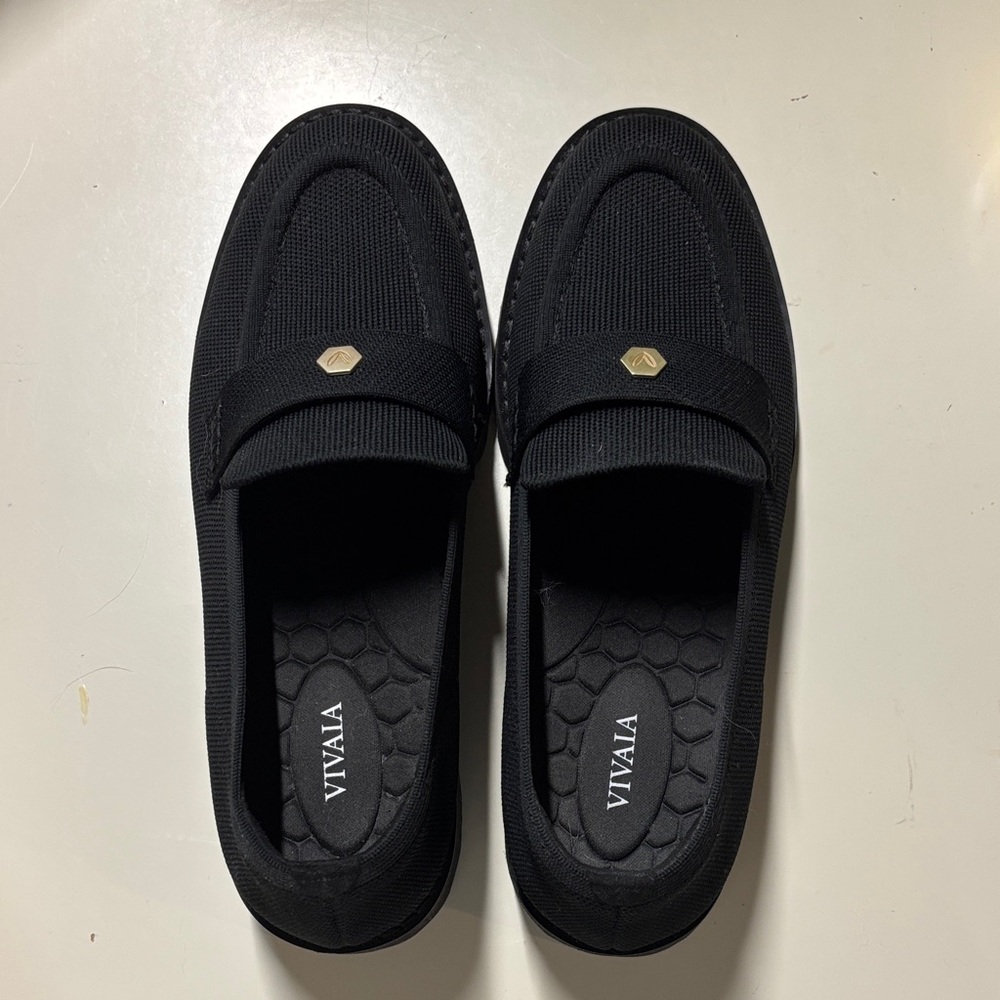 VIVAIA Women's Black Loafers